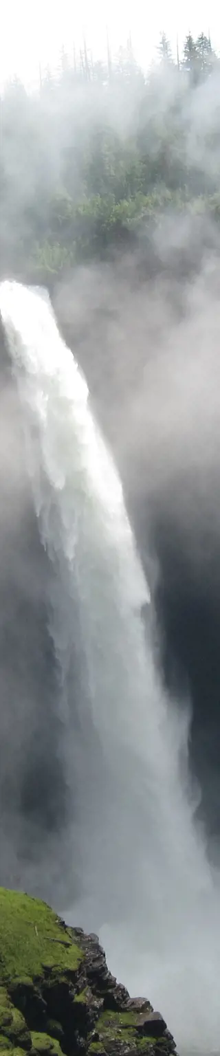 Wandere zu den imposanten Wasserfällen